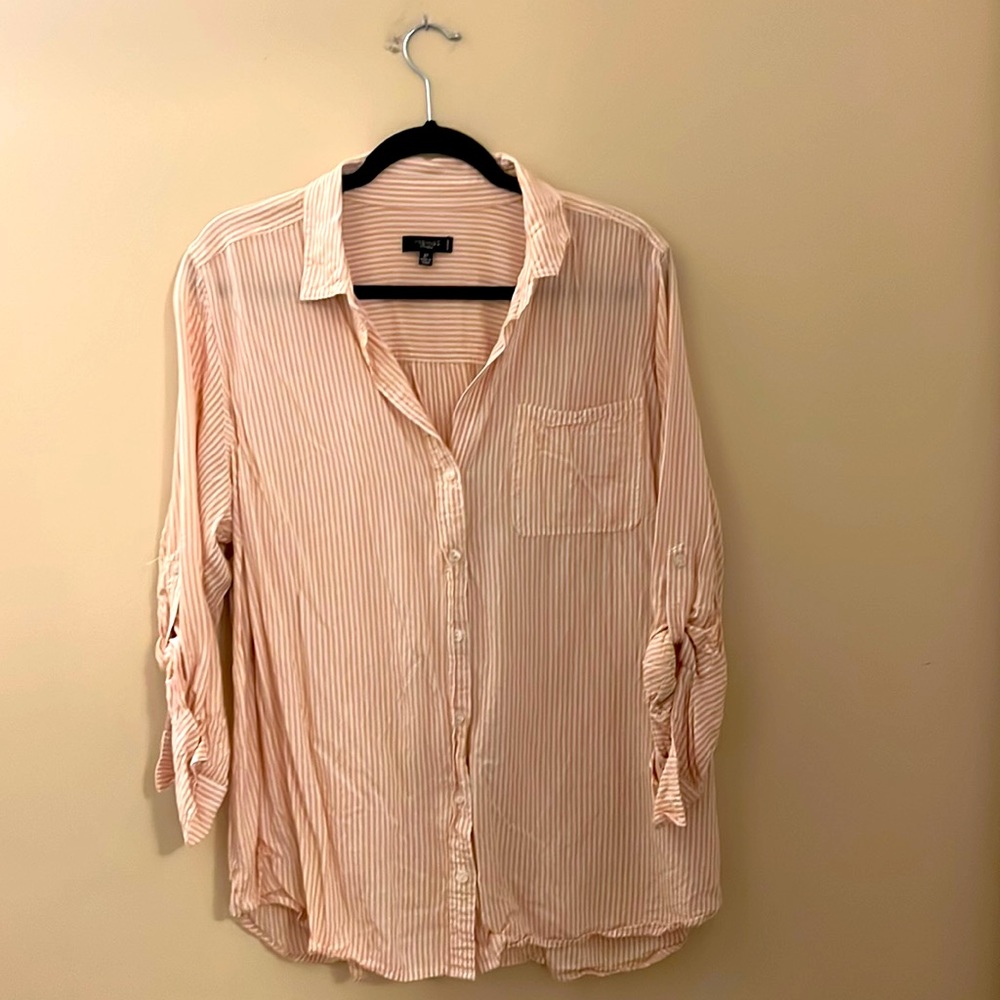 Premise Studio Women’s Size 2XL Light Pink/White Striped Botton Up Collard Shirt